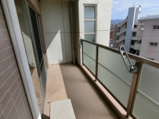天気のいい日はこちらで洗濯物を干せます