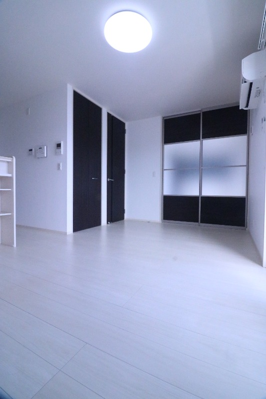 家具の配置がしやすいお部屋です