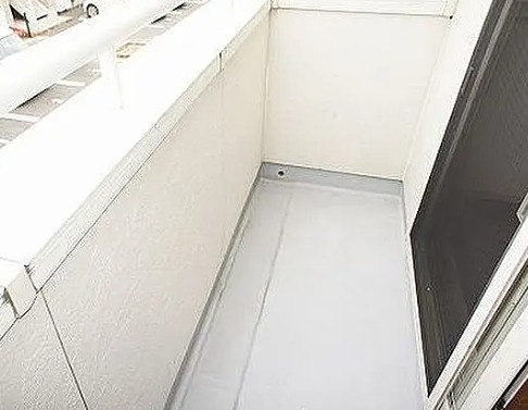天気の良い日はこちらで洗濯物を干せます