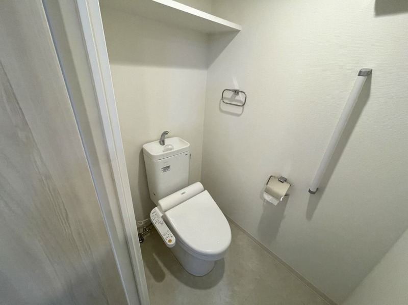 清潔感のあるトイレですね