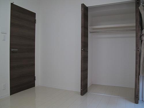 こちら寝室にいかがでしょうか。