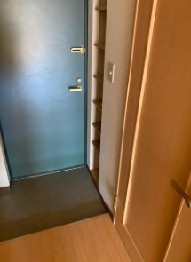 明るい玄関でお出迎え！