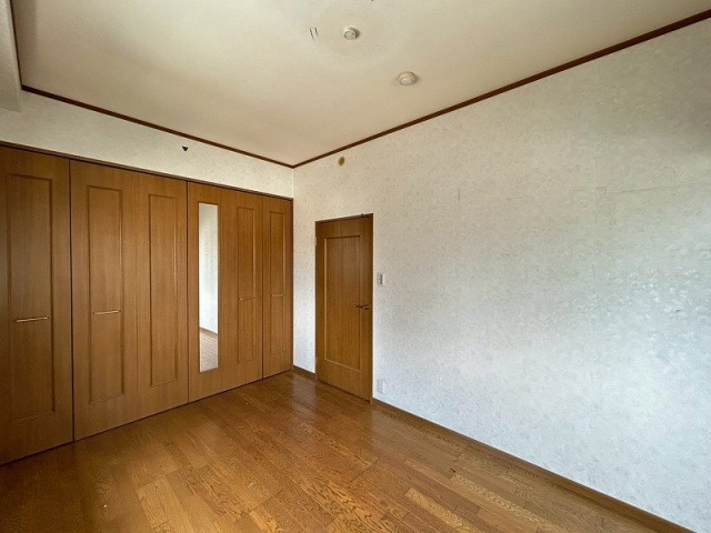こちら寝室にいかがでしょうか。