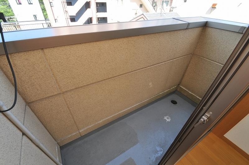 天気の良い日はこちらで洗濯物を干せます