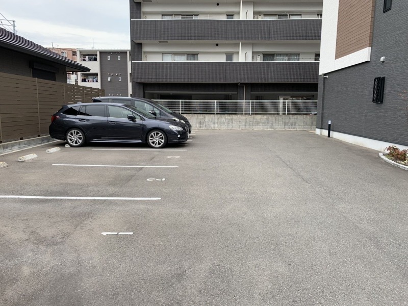 敷地内駐車場あります