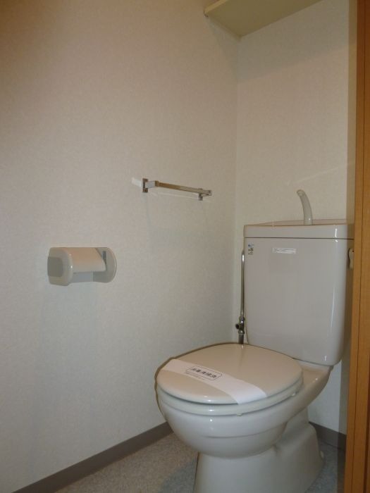 清潔感のあるトイレですね