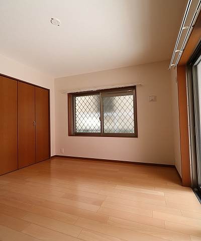 こちら寝室にいかがでしょうか。