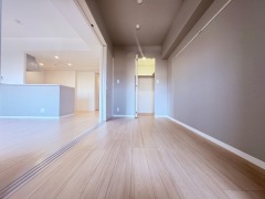 こちら寝室にいかがでしょうか。