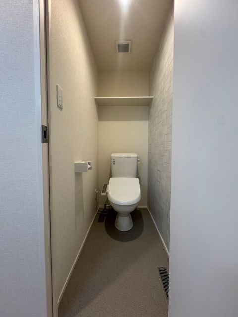 清潔感のあるトイレですね。