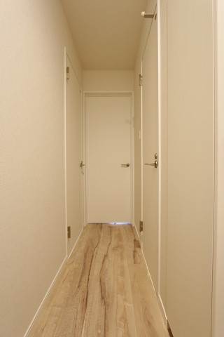 明るい玄関でお出迎え