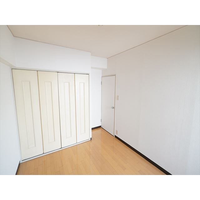 こちらは寝室にいかがでしょうか