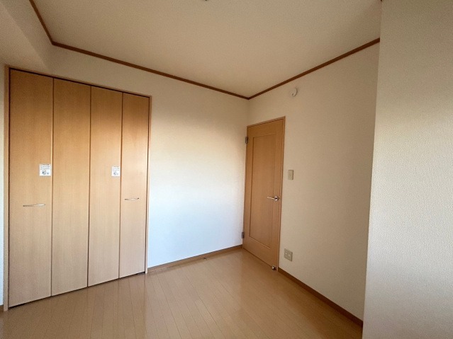 こちらは寝室にいかがでしょうか