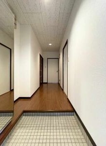 玄関からはこんな感じです。