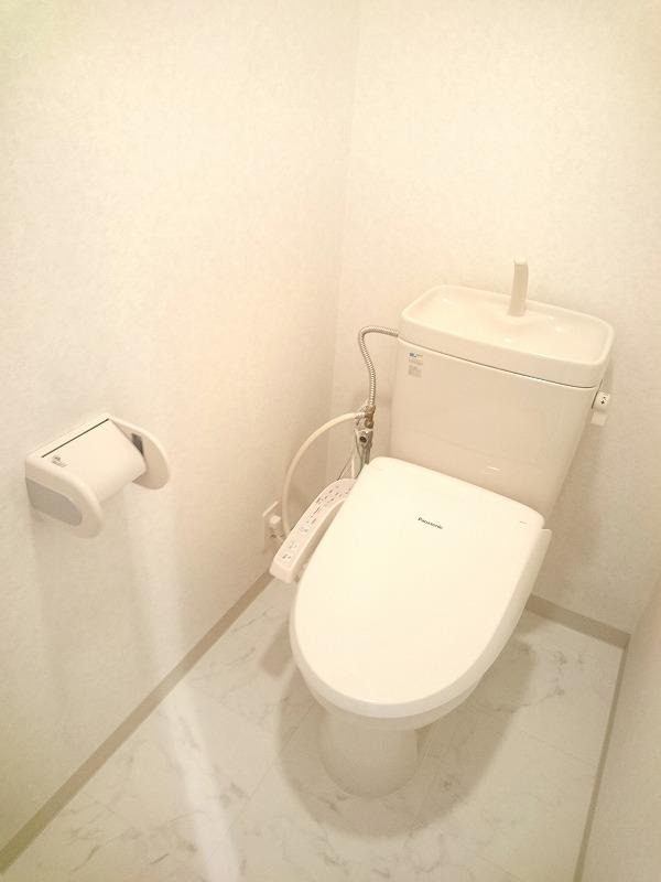 清潔感のあるトイレですね。