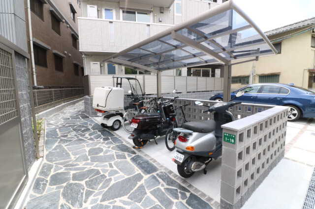 敷地内・建物
