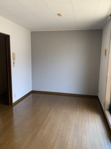 広々明るいお部屋です