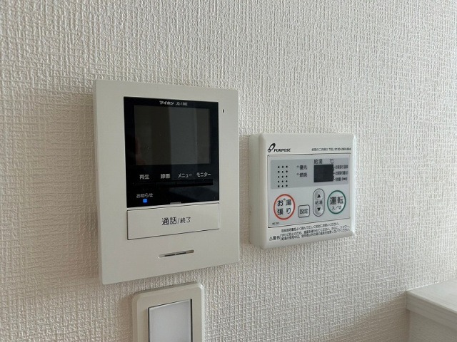 モニター付きインターホンで安心ですね