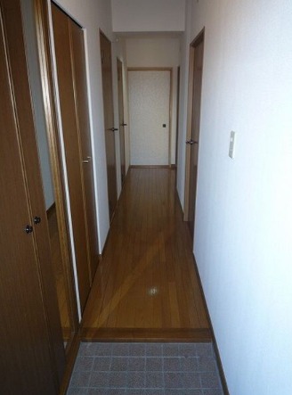 玄関も十分な広さです