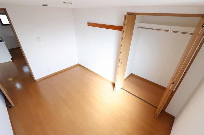 こちらにも収納ございます