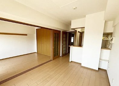 仕切りをなくすと開放感のあるお部屋です