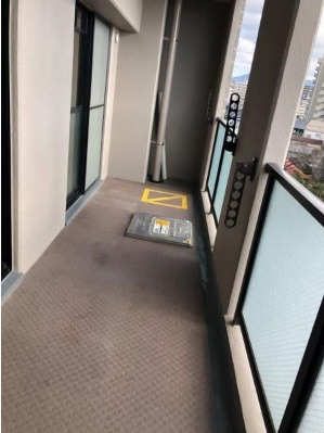 晴れた日はこちらで洗濯物を干せます