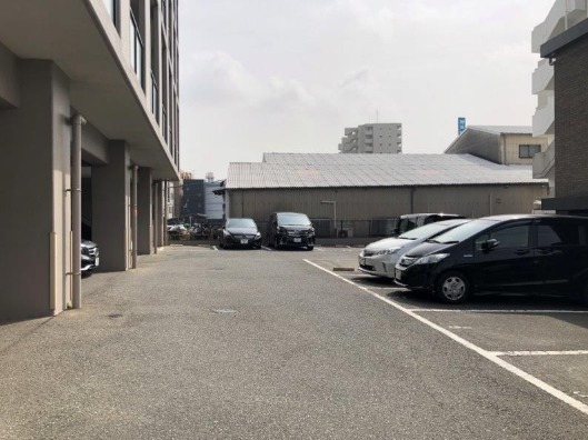 今なら駐車所に空きあります