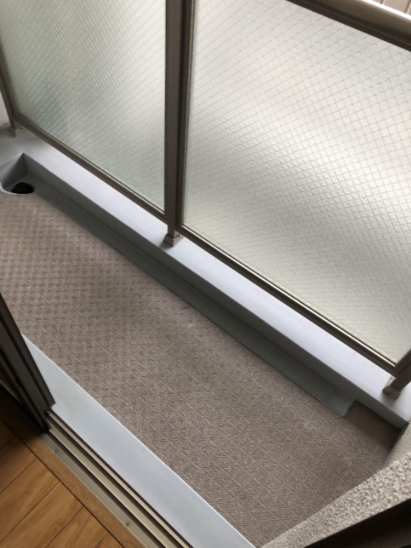 天気の良い日の洗濯物はこちらでされてください