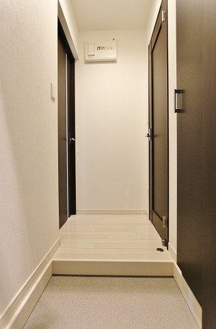 明るい玄関です