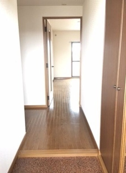 玄関からはこのようになっています。