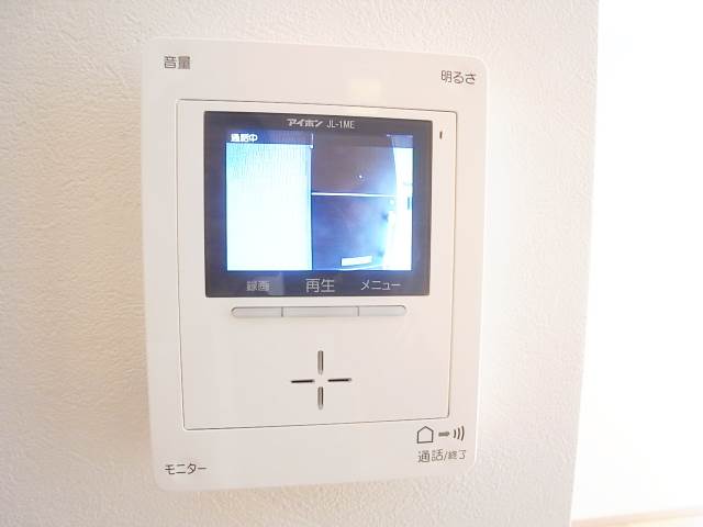 モニターで来客を確認できます