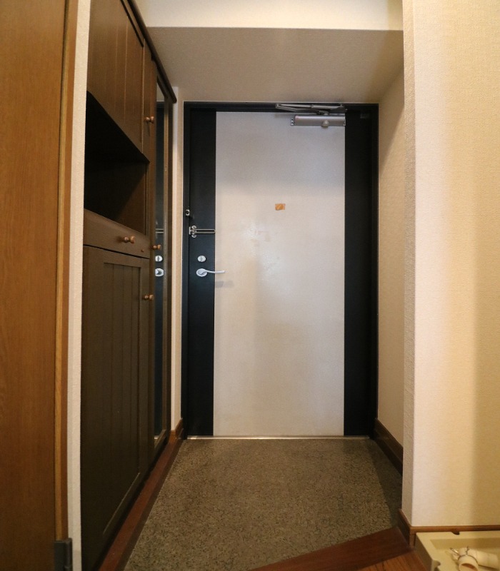 玄関はこのようになっています。