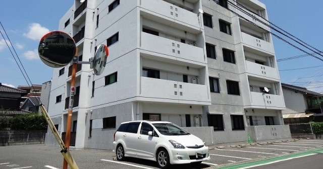 今なら敷地内駐車場空きあります