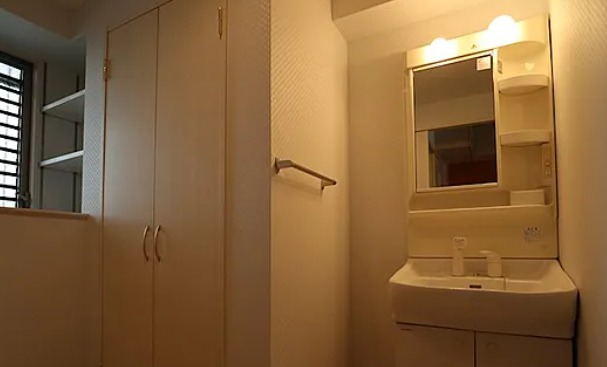 外出前の身だしなみチェックはこちらでどうぞ！