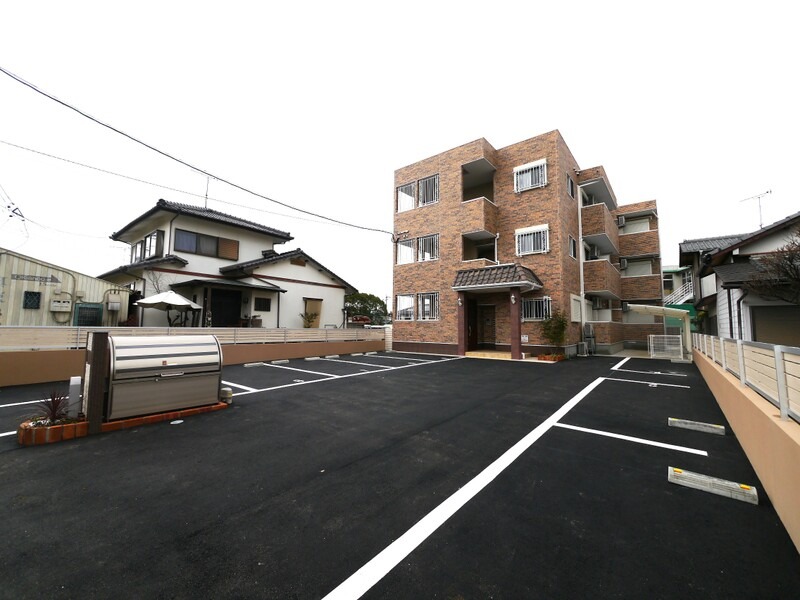 敷地内に駐車場もございます