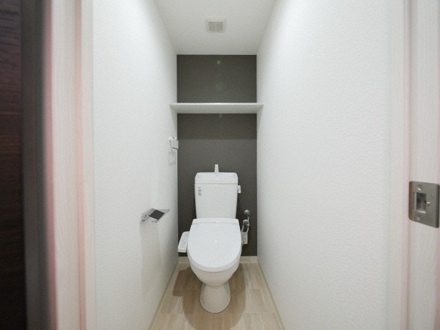 清潔感のあるトイレですね