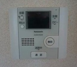 モニター付きインターホンで安心ですね