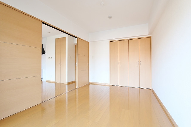 どのような用途でも使える広さのお部屋です