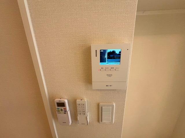 女性も安心のモニターフォン