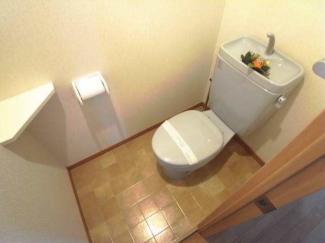 トイレ別です。