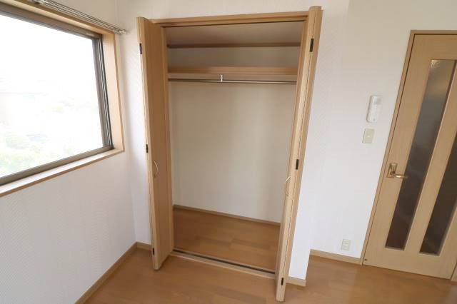 こちらにも収納が