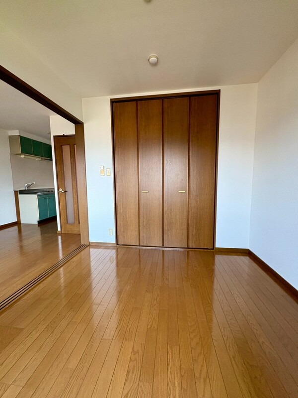 こちら寝室にいかがでしょうか。