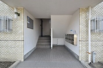 エントランスはこんな感じ。