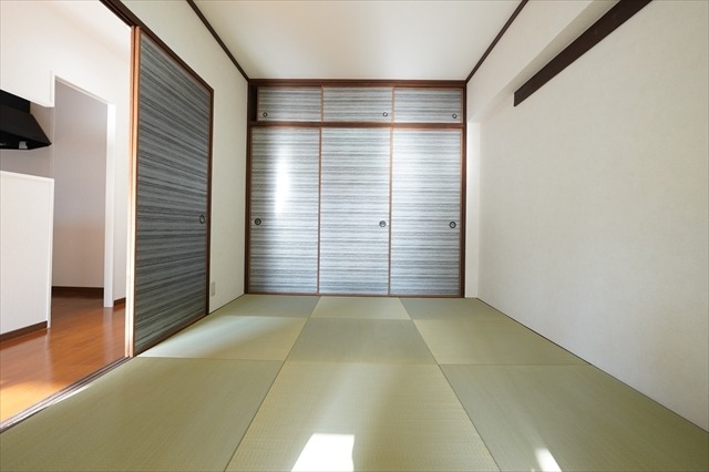こちら寝室にいかがでしょうか。