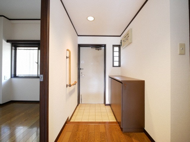 玄関はこのようになっています。
