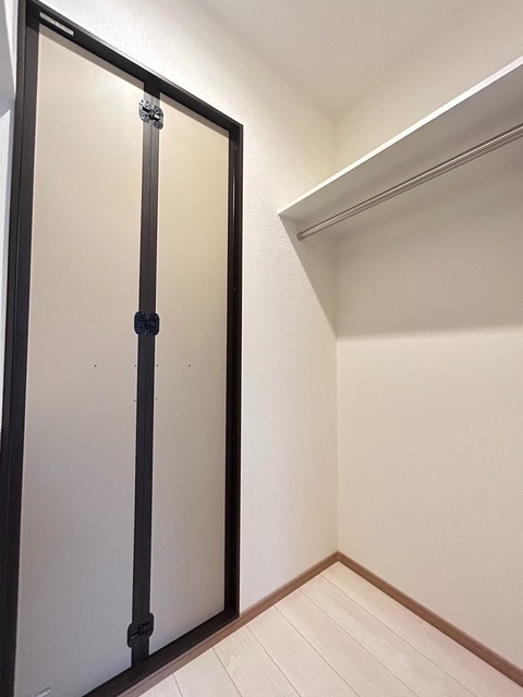 珍しいウォークスルークローゼットです