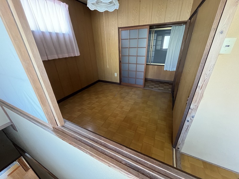 こちらは寝室にいかがでしょうか。