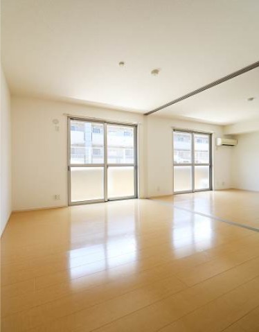隣の洋室は寝室や子供部屋にぴったり