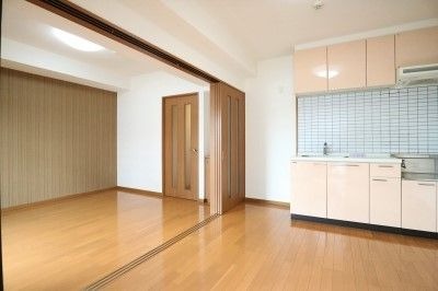 家具の配置がしやすいリビングですね