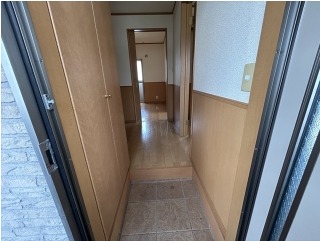 明るい玄関ですね