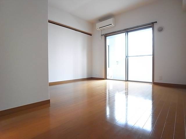 こちら寝室にいかがでしょうか。